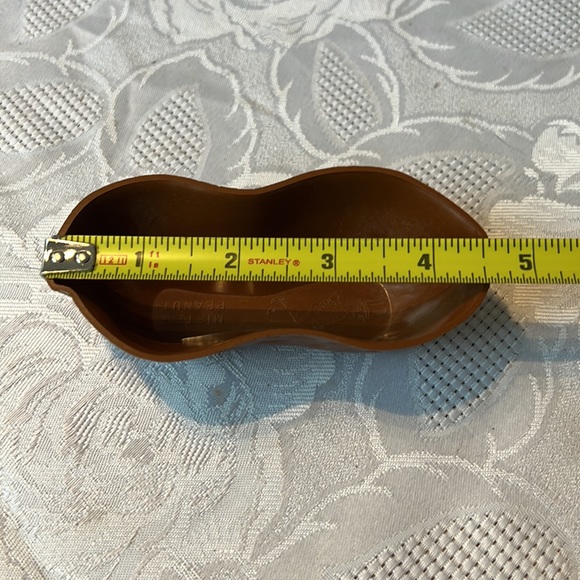 Vintage 1960's Planters Plastic Peanut Shaped Footed Nut Dish - Picture 6 of 8